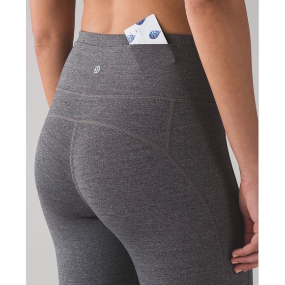 🌈 Lululemon Gear Up Crop (17") Gray w/ Mesh & Reflective Piping ⭐️ EUC - Picture 4 of 16